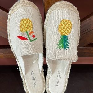 Talbots Pineapple Embroidered espadrilles size 6